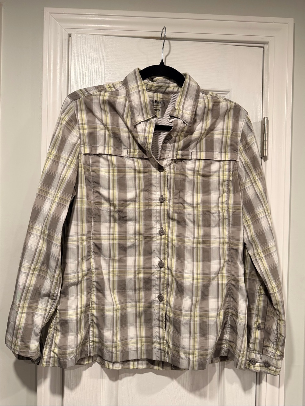 L.L. Bean Size S Green Gray Plaid Vented Nylon Hiking Trail Shirt Secure Pocket